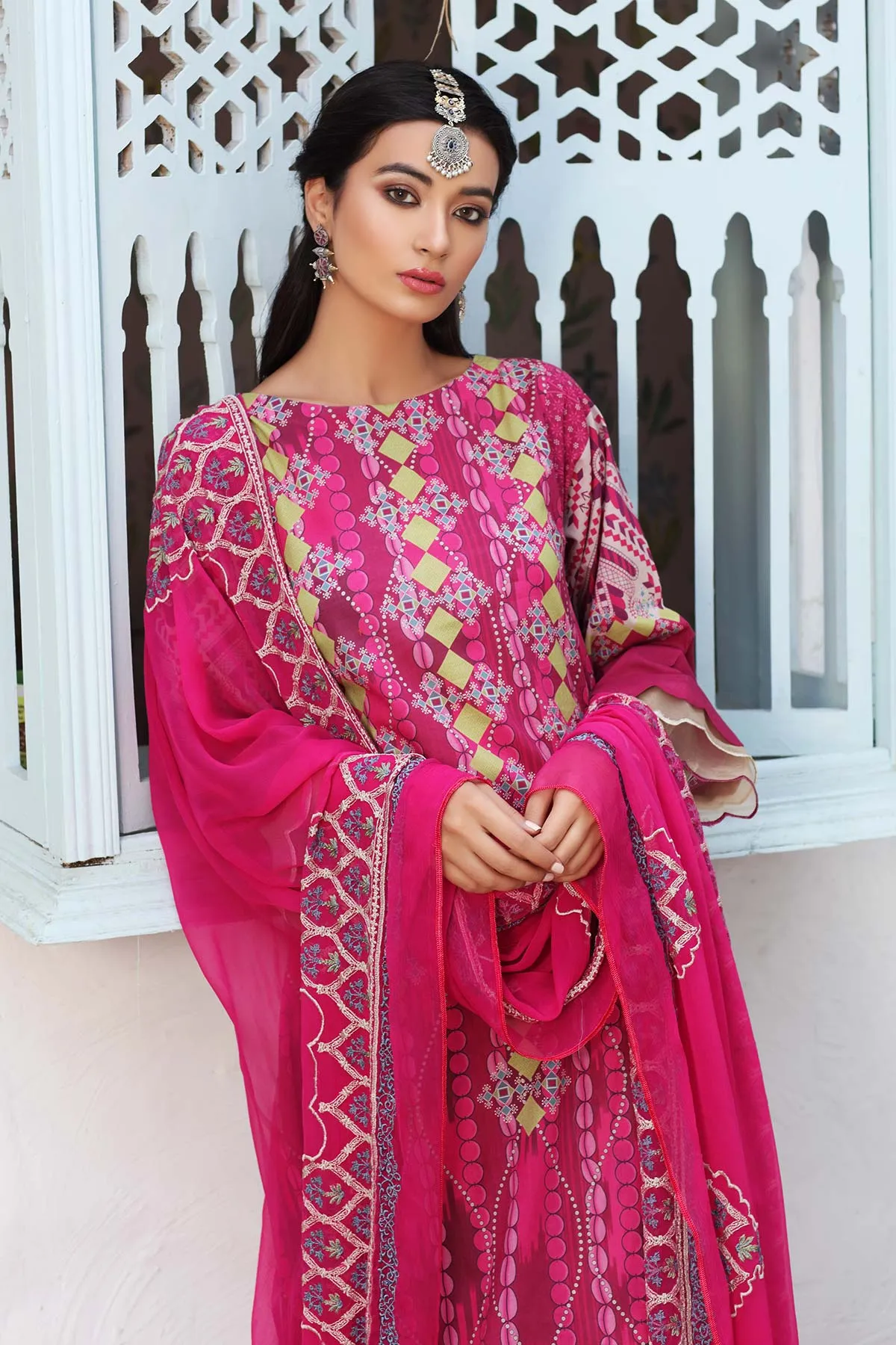 3 Pc Unstitched Embroidered Lawn With Chiffon Dupatta SH-10 B