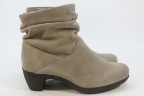 Cliffs by White Mountain Alina Women's Light Taupe Boots 5M(ZAP11498)