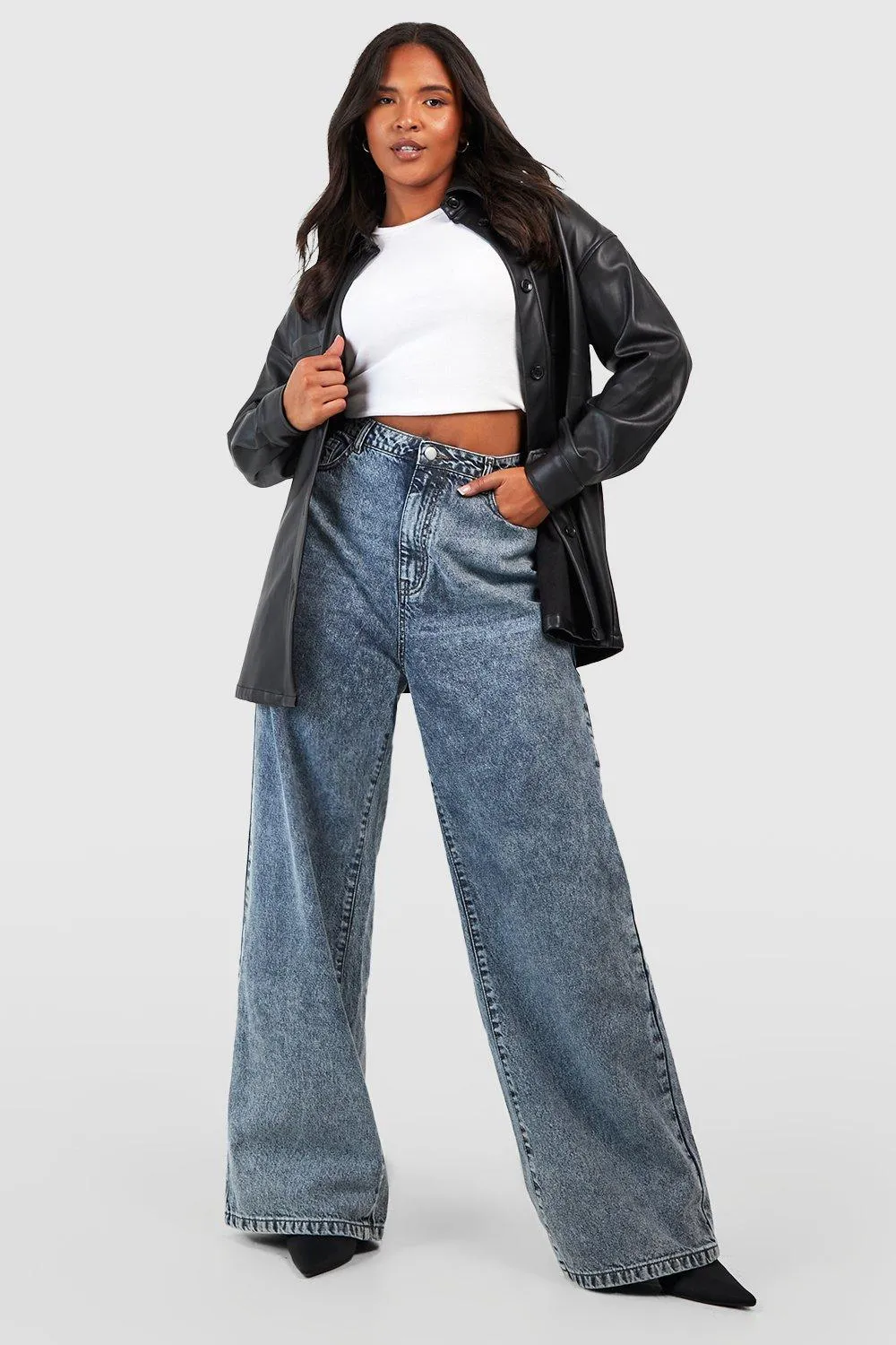 Plus Vintage Wash Wide Leg Jeans