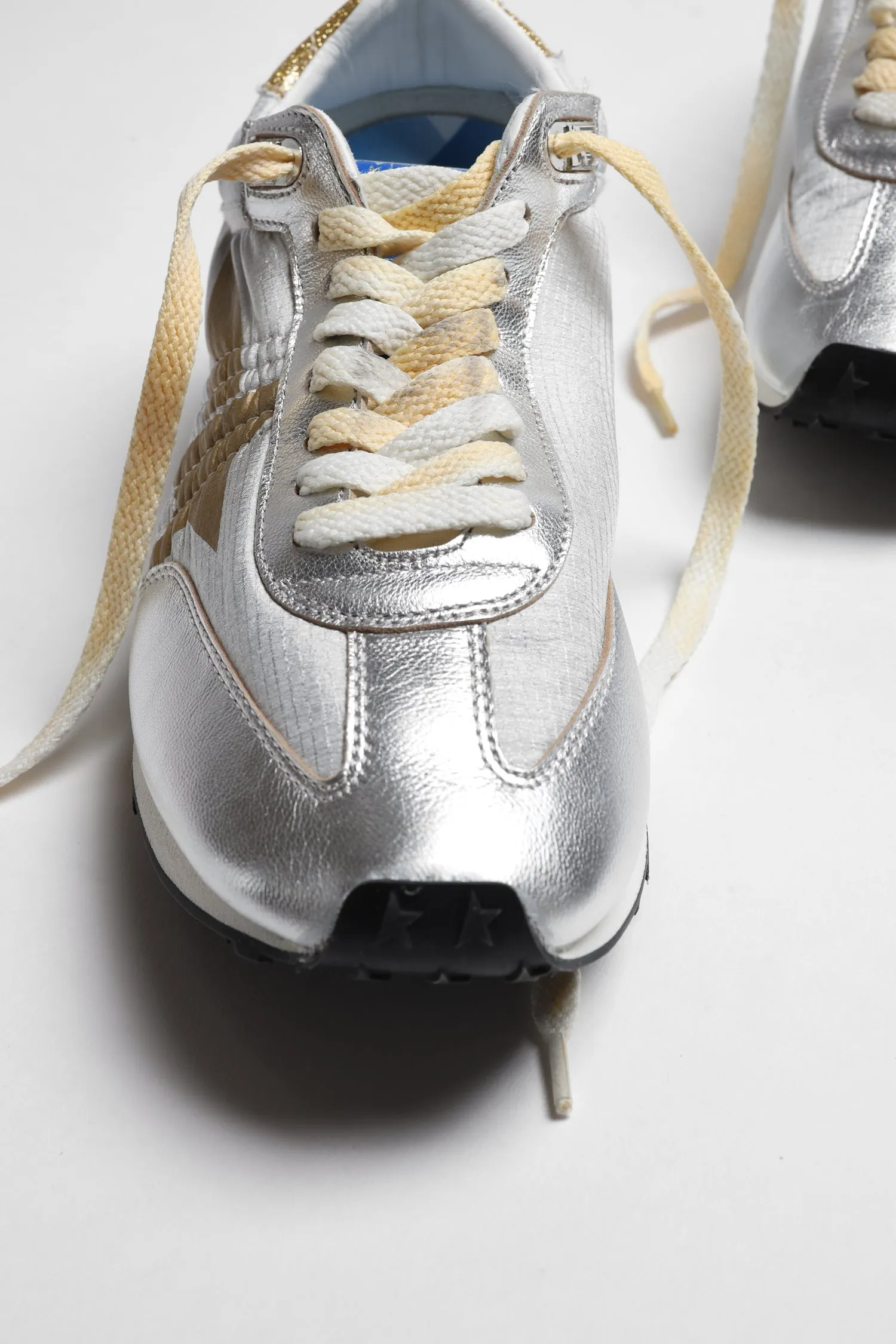 Sneaker Running Marathon in Silber/Gold