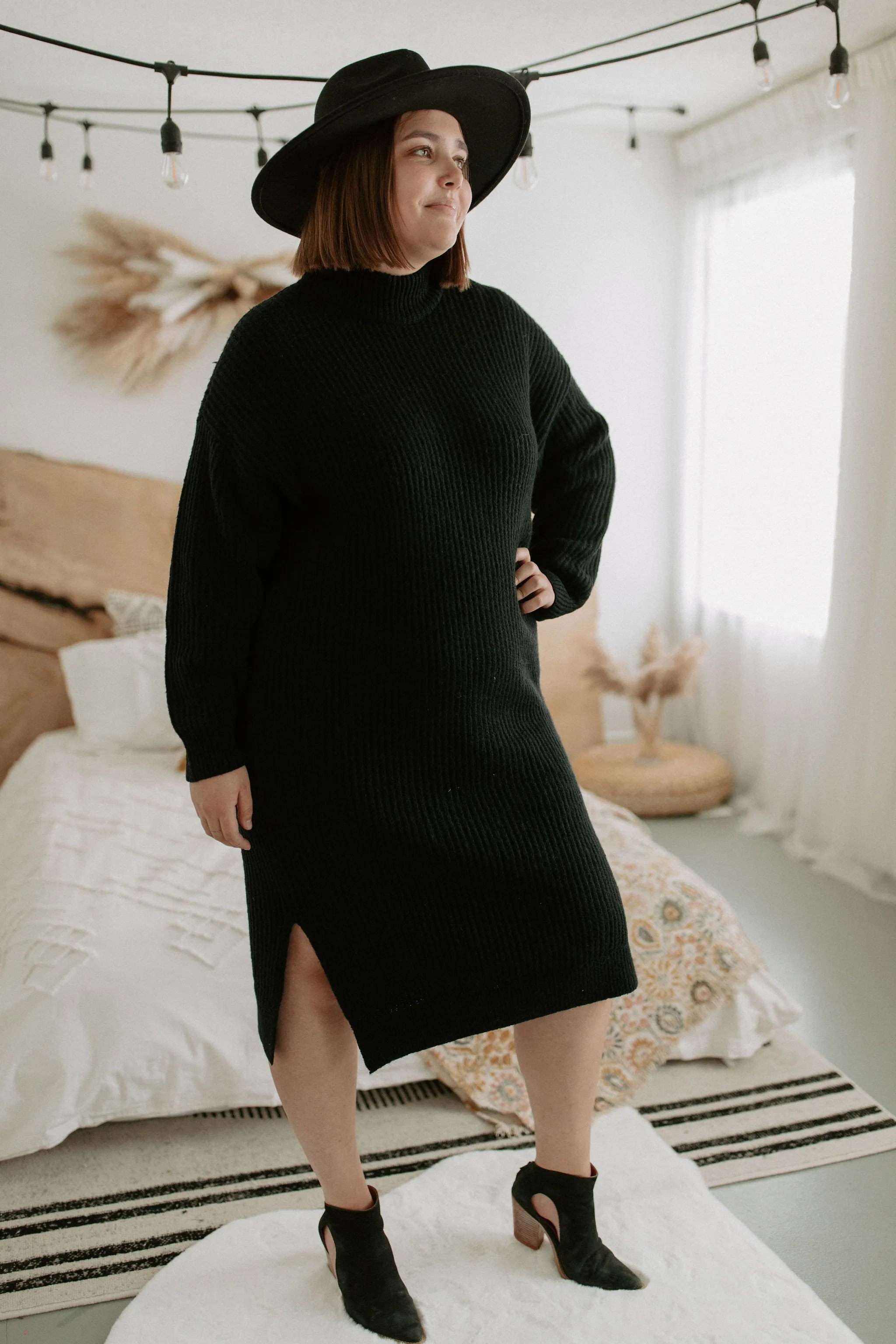 The Pippalika Sweater Dress by Minimum - Black